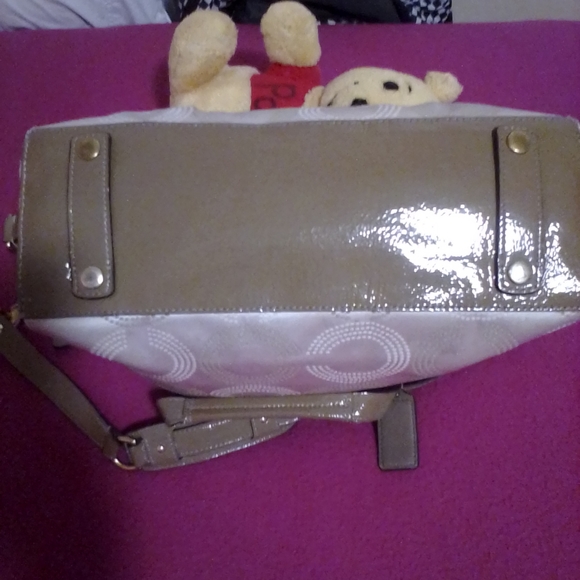 Coach purse - Picture 3 of 7